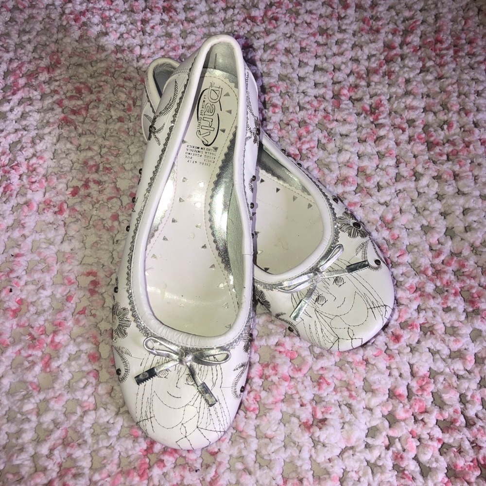 Embroidered ballet flat loafer shoes size 8